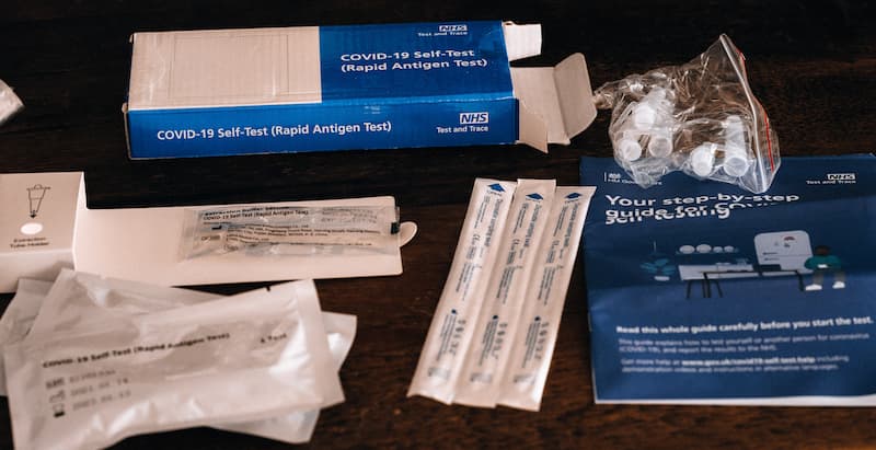 Components of a day 2 lateral flow test kit